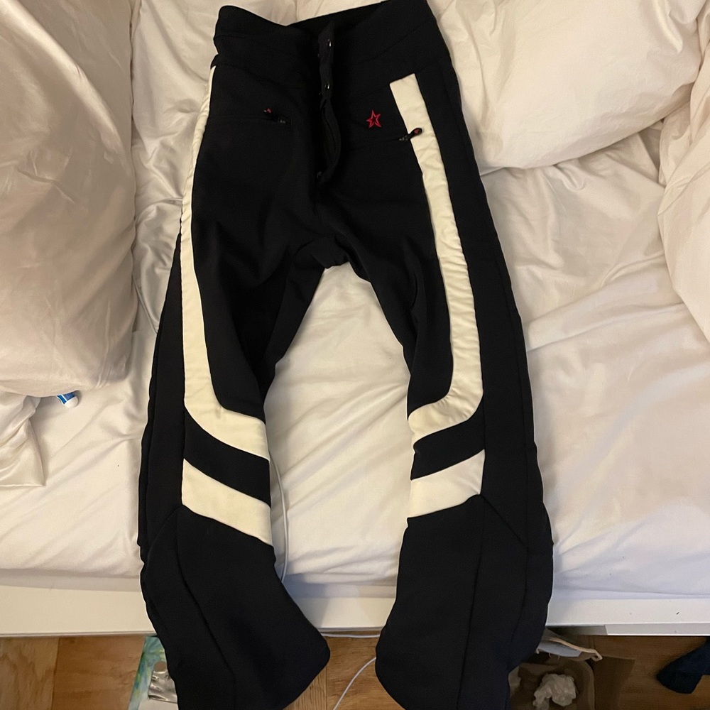 Perfect moment pants in a size XS